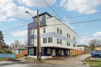 7719 Renton Ave S unit B, Seattle, WA 98118 - photo 2