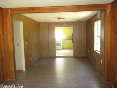 1022 N Lowe St, Stuttgart, AR 72160 - photo 4