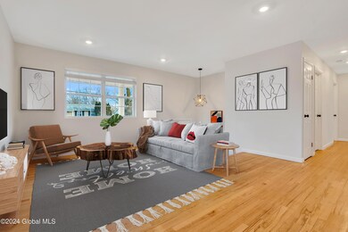 11 Holly Blvd, Schenectady, NY 12302 - photo 7