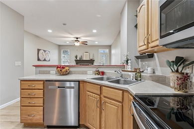 5794 Oakwood Ave NE unit 2, Cedar Rapids, IA 52402 - photo 7