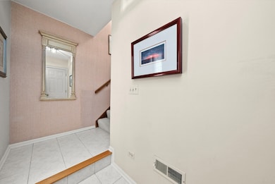 1943 N Charter Point Dr unit D, Arlington Heights, IL 60004 - photo 2
