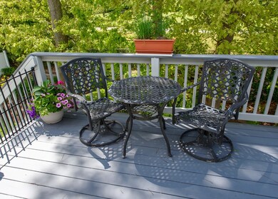 33 Carol Ct, Fall River, MA 02721 - photo 6