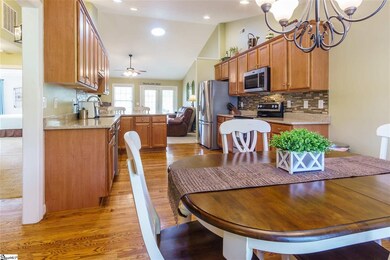 506 Summitbluff Dr, Greenville, SC 29617 - photo 7