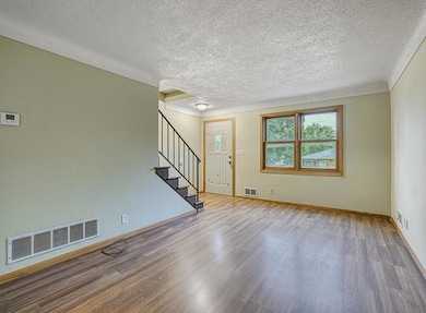 456 10th Ave S, South Saint Paul, MN 55075 - photo 2