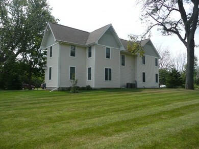 8807 N Cemetery Rd, Evansville, WI 53536 - photo 2