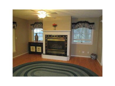 Family Room-L1.