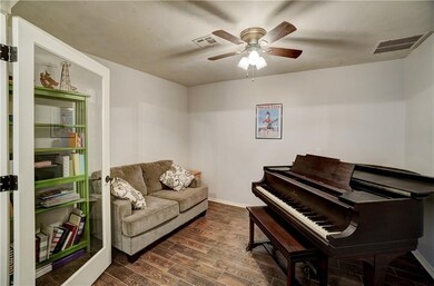 12120 Greystone Terrace, Oklahoma City, OK 73120 - photo 6