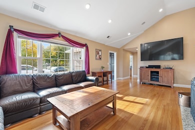 373 Prospect St, Wethersfield, CT 06109 - photo 3