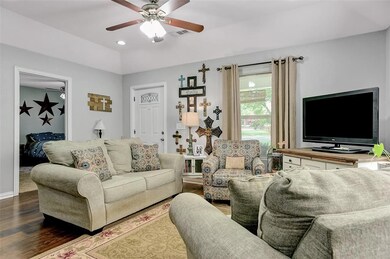 530 W Murray St, Denison, TX 75020 - photo 6