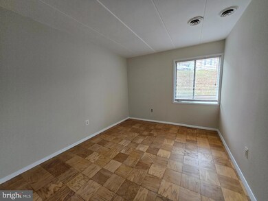 2614 Fort Farnsworth Rd unit 254, Alexandria, VA 22303 - photo 6