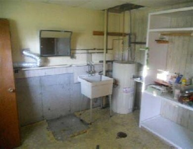 1326 12th Ave E, Hibbing, MN 55746 - photo 2