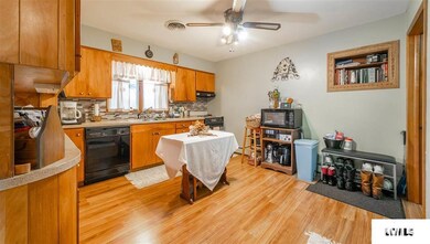 235 Southgate St, Lincoln, IL 62656 - photo 4