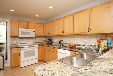 712SandpiperKitchen4