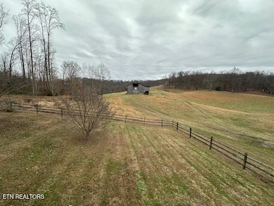 811 Pioneer Rd, Ewing, VA 24248 - photo 3