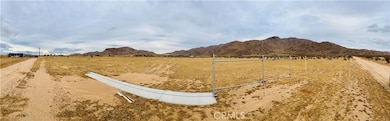 26000 Las Piedras Rd, Apple Valley, CA 92308 - photo 2