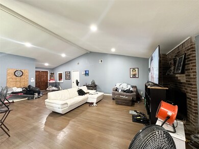 10123 Inwood Shadows St, Houston, TX 77088 - photo 2