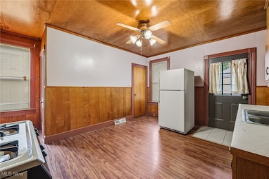 1032 Andrew Ave NE, Massillon, OH 44646 - photo 4