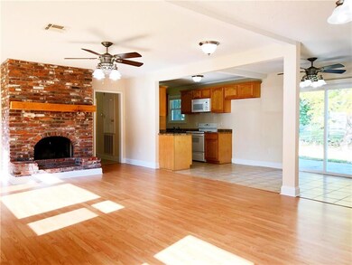 842 Oak St, Slidell, LA 70458 - photo 4