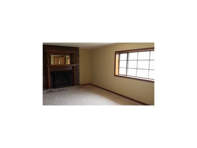 LARGE DEN WITH FULL BATH