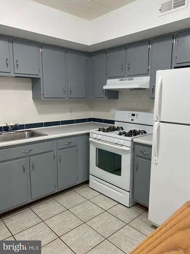 7213 Hilltop Dr unit 99, Brookhaven, PA 19015 - photo 7