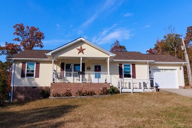 305 Sara Acres Dr, Tennessee Ridge, TN 37178 - photo 2