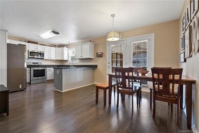 5108 Thornhill Dr, Gastonia, NC 28052 - photo 4