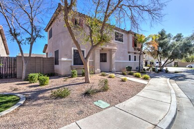 687 E Los Arboles Pl-5