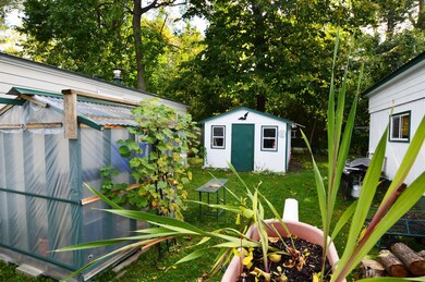 318 Penny Ln, Shelburne, VT 05482 - photo 2