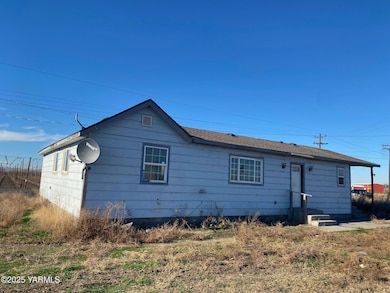 231 S Satus Rd, Toppenish, WA 98948 - photo 2