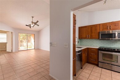 3292 Hibiscus Dr unit 124, Palm Harbor, FL 34684 - photo 6