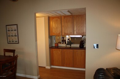 7952 E Colette Cir unit 164, Tucson, AZ 85710 - photo 4