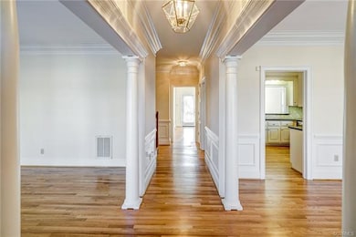 This meticulously maintained home boasts a beautif