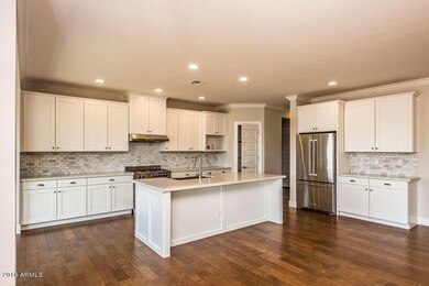 1145 W Myrtle Kitchen Stainless