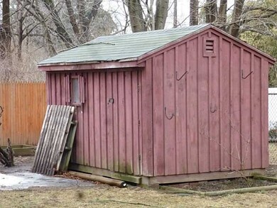 64 Fenner Ave, Middletown, RI 02842 - photo 2