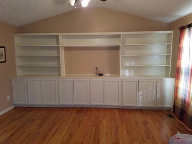 403 Mallard Dr, Frankfort, KY 40601 - photo 4