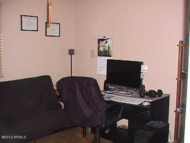 4TH BR / OFFICE