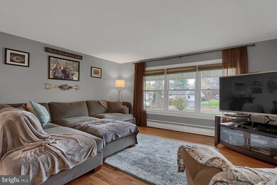 71 Earl Dr, Pottstown, PA 19465 - photo 2