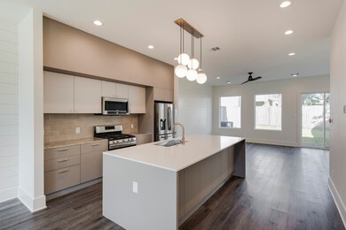 4604 Fisk St unit B, Houston, TX 77009 - photo 4