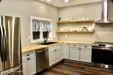 424 Old Route 940, Pocono Pines, PA 18350 - photo 3