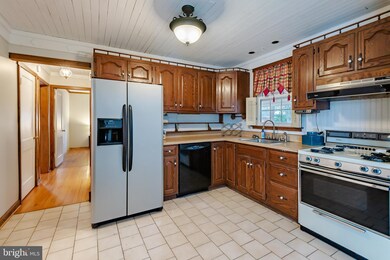 1826 Cromwood Rd, Parkville, MD 21234 - photo 7