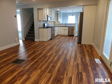 2132 W 16th St, Davenport, IA 52804 - photo 6