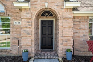 covered front door entry