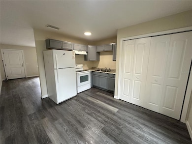 453 Beech Ave, Lakeland, FL 33815 - photo 3