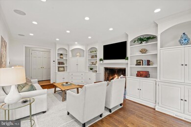 904 Emerald Dr, Alexandria, VA 22308 - photo 5