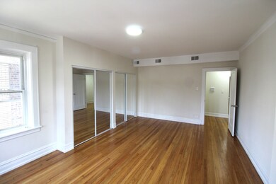 6307 N Mozart St unit 2S, Chicago, IL 60659 - photo 4