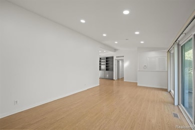 2380 Klingensmith Rd, Bloomfield Hills, MI 48302 - photo 5