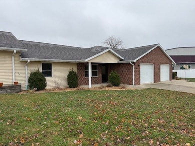 202 S Pine St unit C, Dieterich, IL 62424 - photo 2