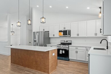 W3813 Magnolia Dr, Geneva, WI 53147 - photo 5