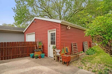 1645 Longfellow Ave, Waterloo, IA 50703 - photo 4