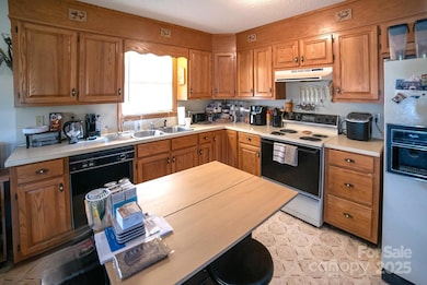 4186 Horseshoe Bend Rd, Hudson, NC 28638 - photo 6